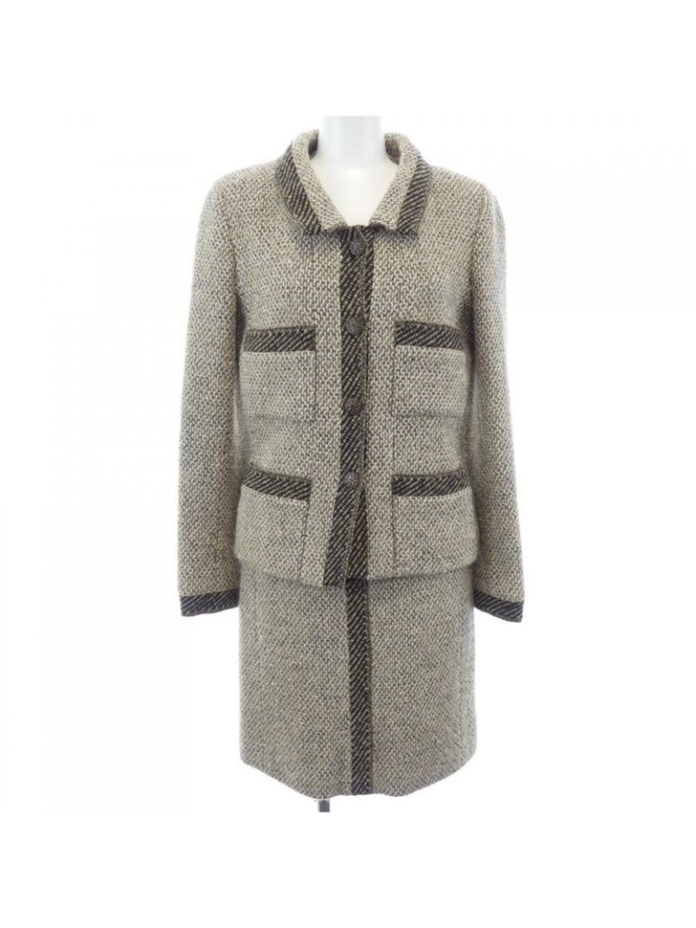 Chanel 98 a Suit